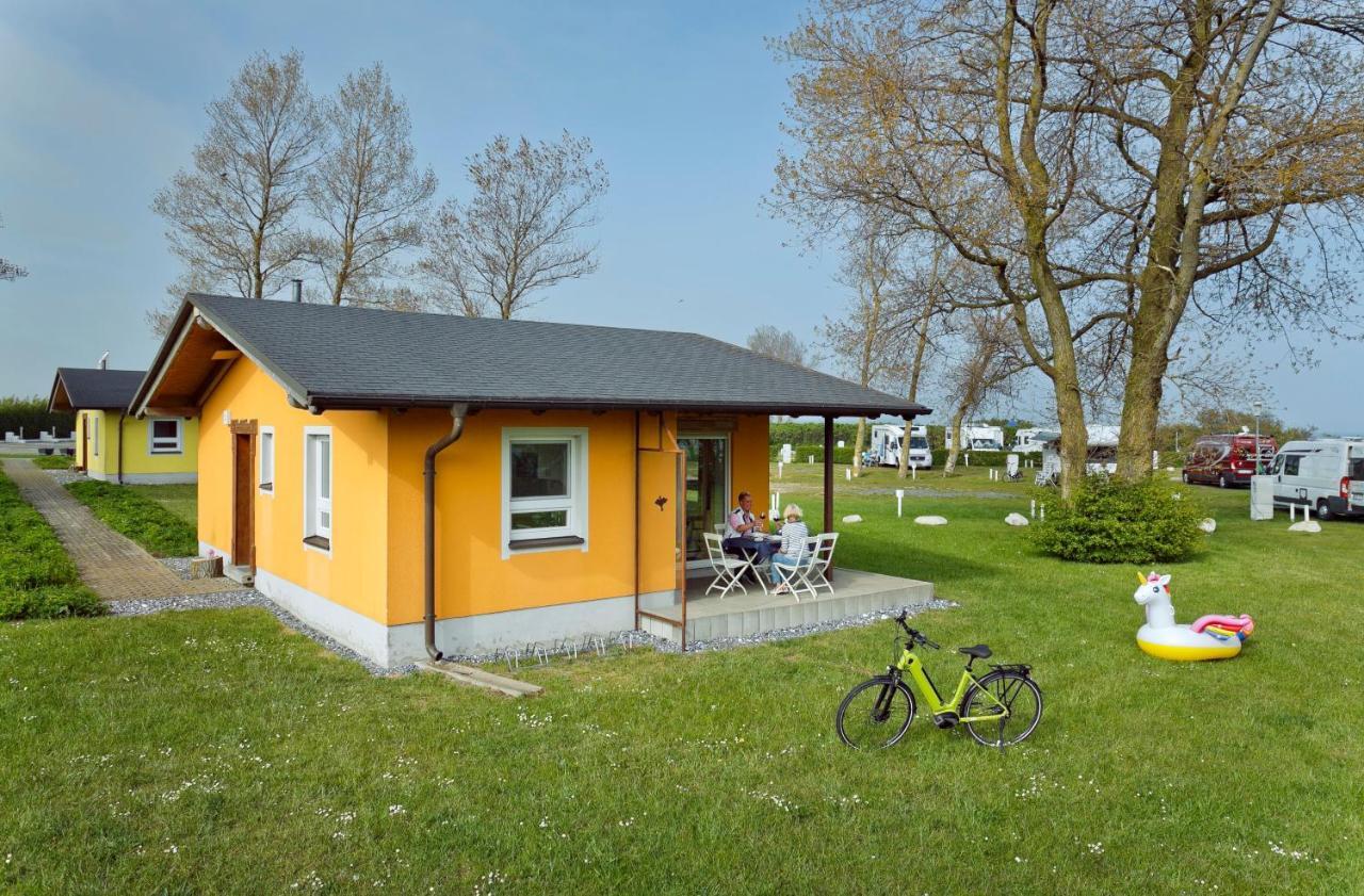 Knaus Camping- Und Ferienhauspark Rugen Altenkirchen  Exterior photo